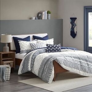 The Curated Nomad Namota Cotton Chenille Duvet Set